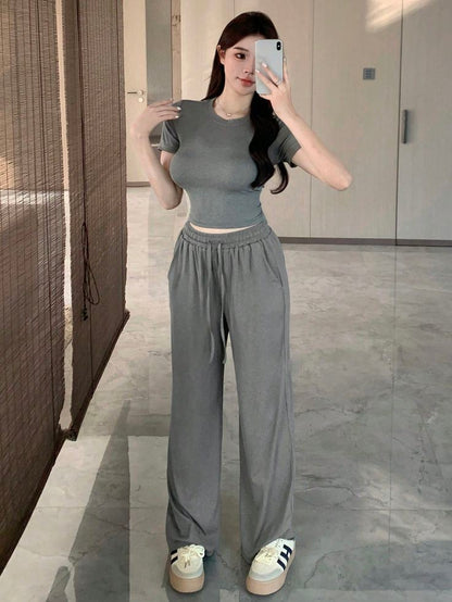 Conjunto de Camiseta y Pantalones (238)