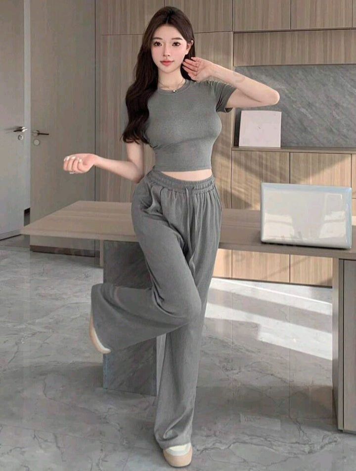 Conjunto de Camiseta y Pantalones (238)