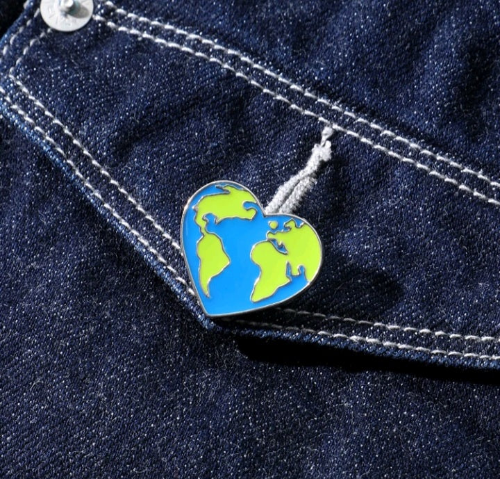 Broche con Diseño de Mundo JR02