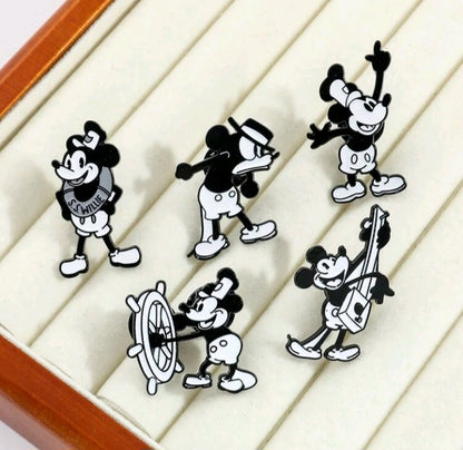 Broche Blanco y Negro de Mickey Mouse JV04