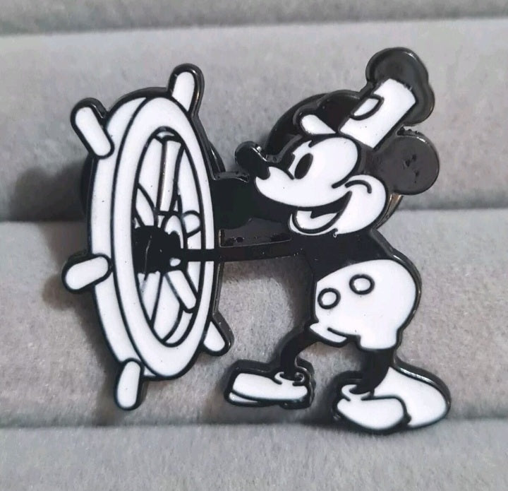 Broche Blanco y Negro de Mickey Mouse JV04