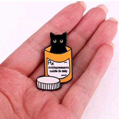 Broche de Gato en Frasco de Medicina JV06