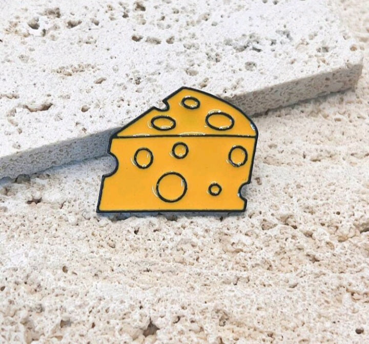 Broche con Diseño de Queso KZ07