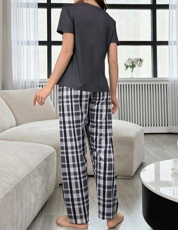 Conjunto de Pijama Estampada de Cuadros LÑ08